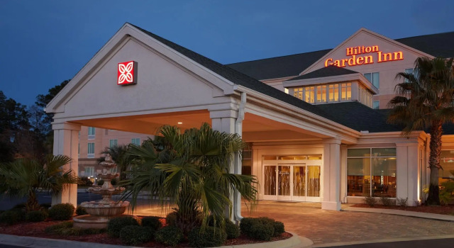 Четырёхместный номер Standard Hilton Garden Inn Jacksonville Orange Park