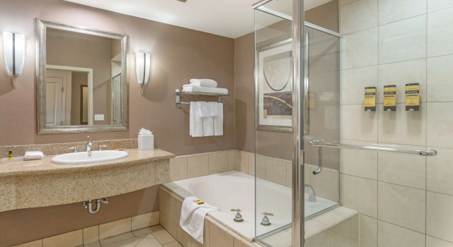 Двухместный номер Standard с балконом Best Western Plus Bayside Hotel
