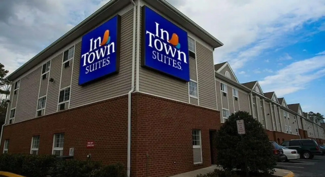InTown Suites Extended Stay Richmond VA - Midlothian, Book Hotel Hoteller i Midlothian med parkering, Parkering
