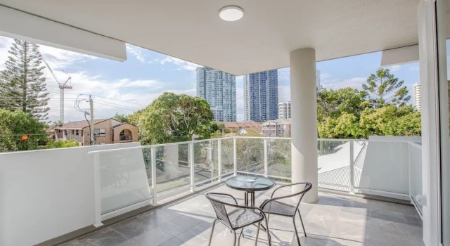 Апартаменты Wow Southport Apartment Near Light Rail Station