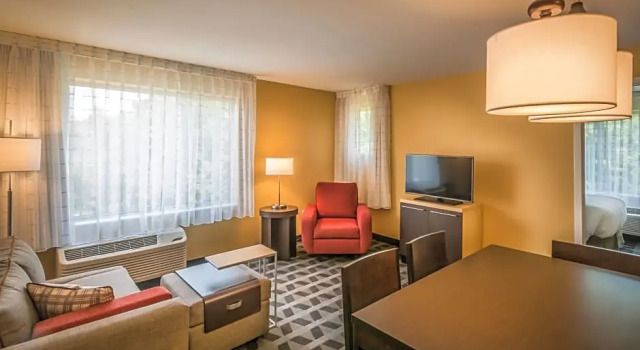 Четырёхместный люкс с 2 комнатами TownePlace Suites by Marriott Goldsboro