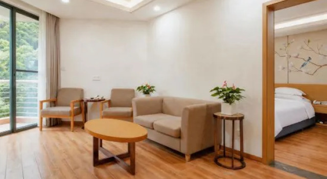 Люкс ZTE Hotel Da Mei Sha