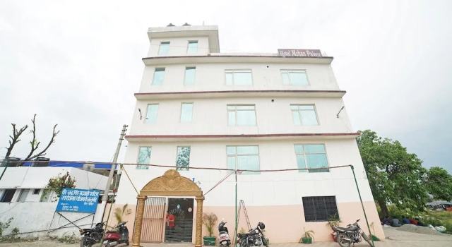 OYO 30480 Hotel Mohan Palace, Забронировать Отель Отели Халдвани 3 звезды, 3*