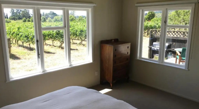 Вилла Deluxe Tuki Vineyard Cottage