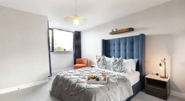 Elliot Oliver - Stunning 3 Bedroom Penthouse With Large Terrace And Parking, Забронировать Апартаменты/квартира Глостер Котсуолд, рядом с Barnwood Arboretum &amp; Park