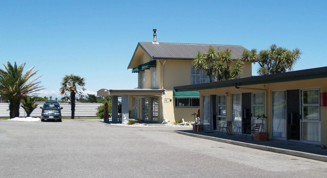 Charles Court Motel