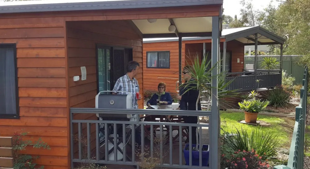 Вилла с 2 комнатами с видом на реку Levi Adelaide Holiday Park