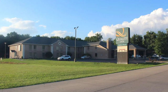 Quality Inn North Vernon near Hwy 50, Book Hotel North Vernon Indiana