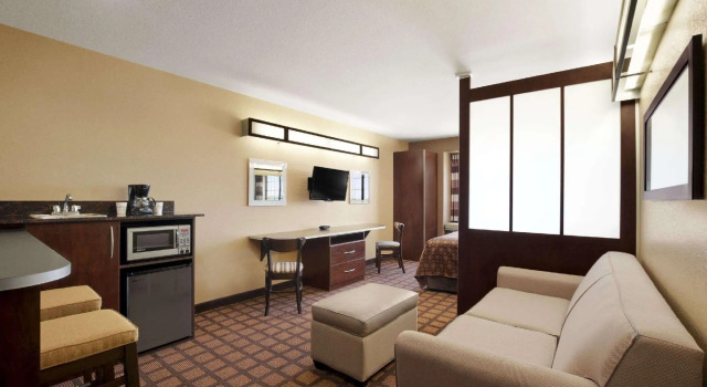 Люкс Garner Hotel Gonzales by IHG