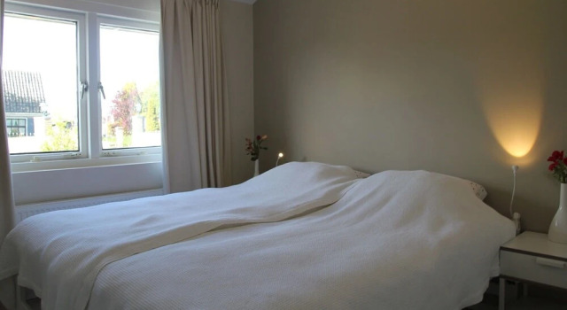 Splendid Holiday Home With Jetty, Waterfront Terrace, Garden, Book Hotel Hoteller i Vinkeveen med parkering, Parkering