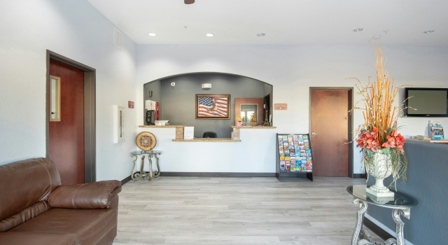 OYO Townhouse Clute Lake Jackson, Varaa Hotelli Lake Jackson Houston