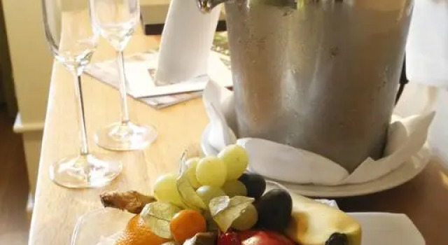 Weinkastell Zum Weissen Ross, Book Hotel Kallstadt Wine Route, near Noll