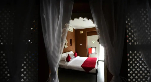 Полулюкс Hotel Banjara Heritage