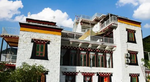 Danba Blue Bird Homestay