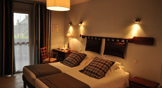 Logis Hôtel La Rosière----Situé entre BAYEUX et ARROMANCHES, Забронировать Отель Байе D-day Beaches