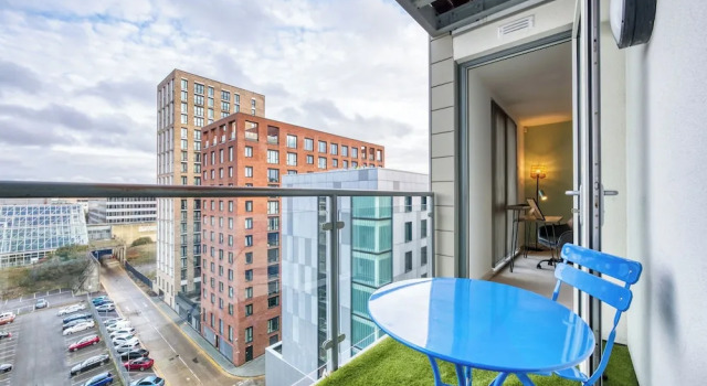 Апартаменты Business c 1 комнатой с видом на город Cotels at The HUB Serviced Apartments Fibre WiFi, Central Location in Vibrant Leisure Quarter, Free Parking