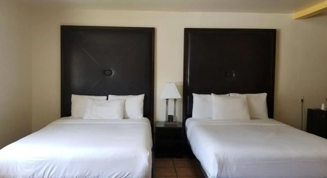 Casa Bella Inn Downtown LA, Забронировать Отель Лос-Анджелес - центр города Лос-Анджелес, рядом с Станция метро Westlake / MacArthur Park