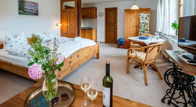 Номер Comfort Landhotel Gut Wildberg mit Badeteich und großem Garten