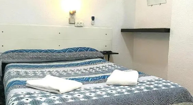 Двухместный номер Hostal Los Arcos