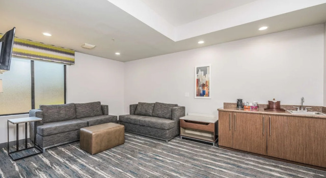 Двухместный люкс Hampton Inn Oakland-Hayward