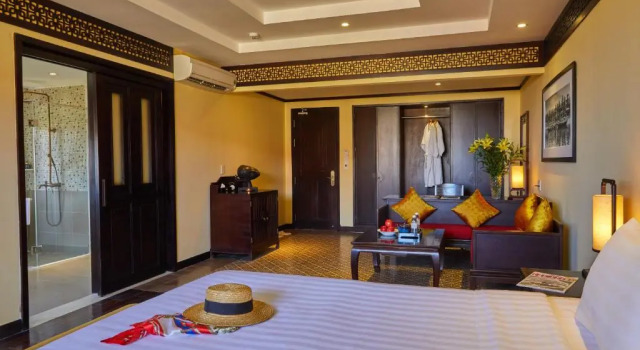 Люкс с видом на бассейн Hoi An Central Boutique Hotel & Spa