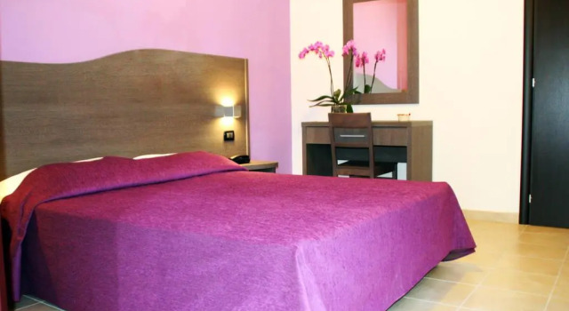 Hotel Leondoro, Забронировать Отель Отели Кьети 3 звезды, 3*