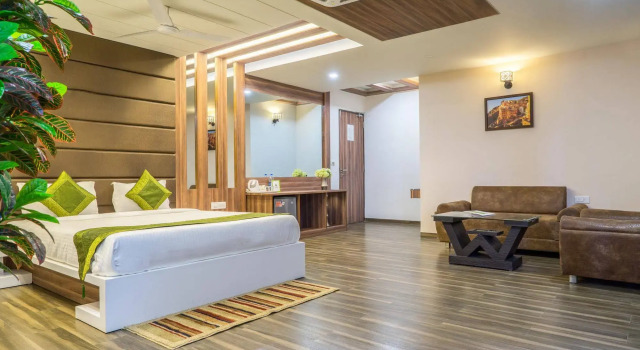 Hotel Unity, Rezerwuj Hotel Sātej Gujarat
