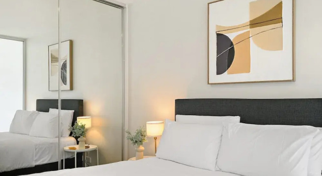 Bright 1BR Apartment Near Maribyrnong River, Book Apartment  