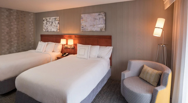 Люкс Courtyard by Marriott New Haven Orange