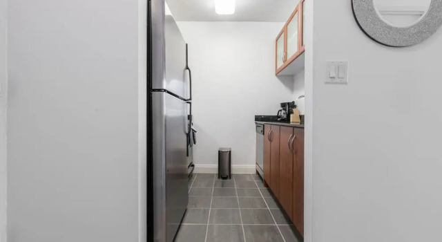 Fully Furnished 1BR in Murray Hills