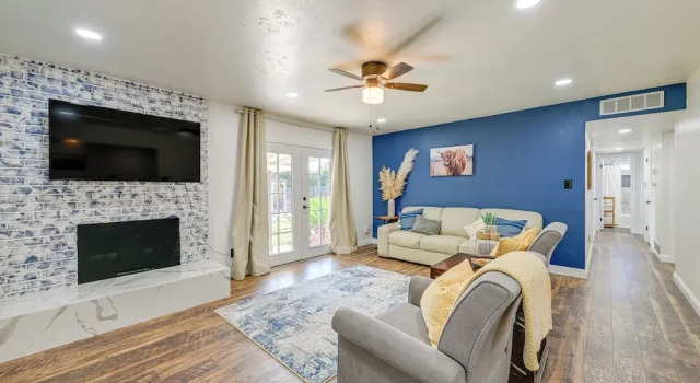 Visalia Vacation Rental w/ Yard: 1 Mi to Downtown, Reserva ahora Casa o chalet Visalia California