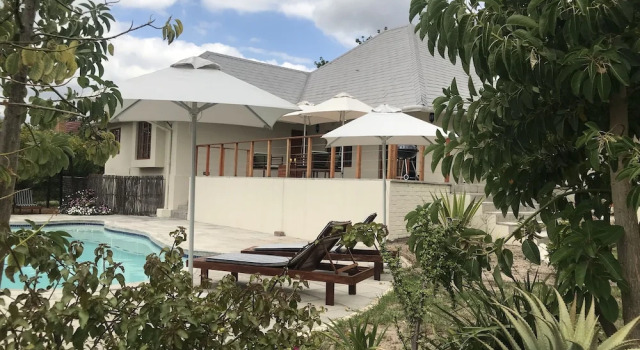 Апартаменты с 3 комнатами Lauradale Accommodation