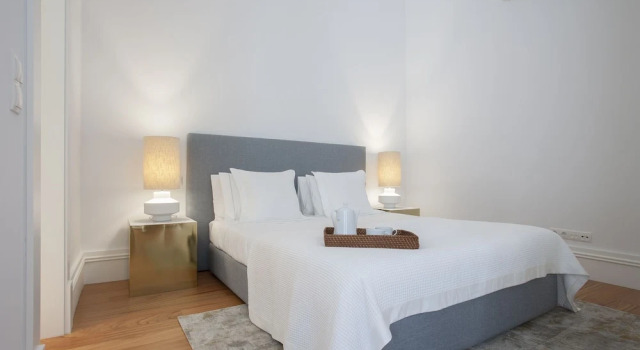 Liiiving - Aliados Luxury Apartment I, Забронировать Апартаменты/квартира Cedofeita / Santo Ildefonso / Se / Miragaia / Sao Nicolau e Vitoria Порту, рядом с Lapa Metro Station