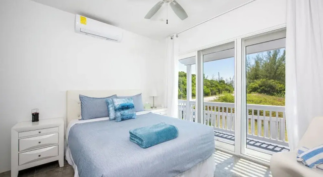 Secluded Luxury: New Beachfront Home With Pool, Prenota Villa Gregory Town Harbour Island.