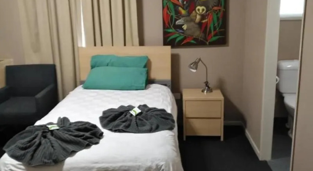 Mt Isa Irish Club Accommodation, Prenota Hotel Mount Isa Outback Queensland