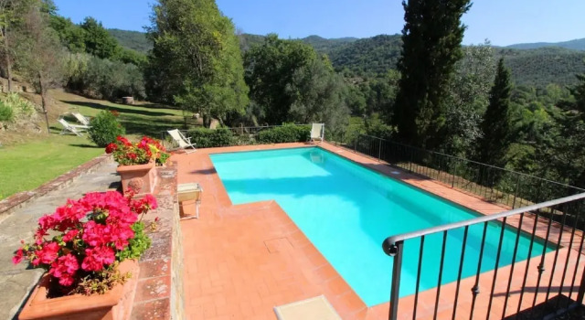 Коттедж Villa in Tuscany With Pool and Valley Views