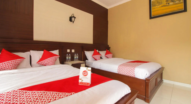 OYO 820 Abad Baru Hotel