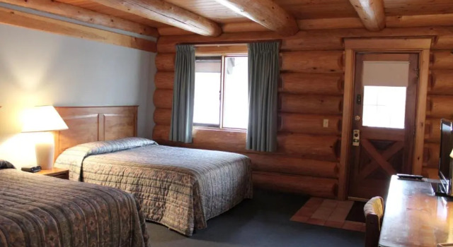 Двухместный номер Standard с видом на бассейн Nootka Lodge