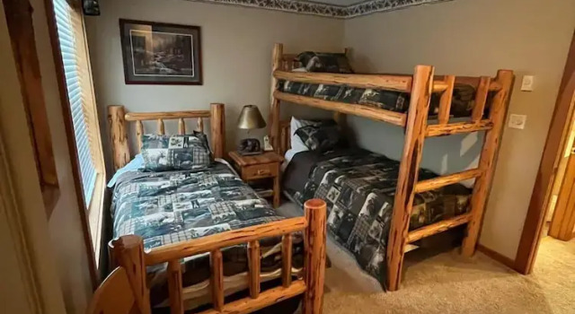 Коттедж Camp 4 #7: 2 Bedrooms, 2.5 Baths: Slope Side, Gas Fireplace