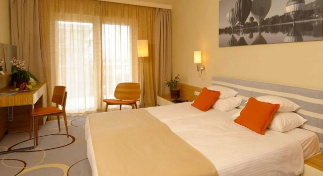 Hotel Velence Resort & Spa, Reservar Resort Hotéis de 4 estrelas em Fejer, 4*