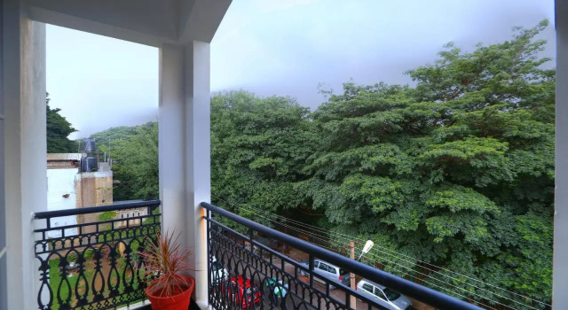 Lilac, Rezerwuj Hotel Hotele w Bangalore z parkingiem, Parking