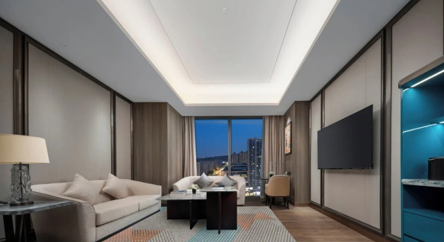 Люкс c 1 комнатой Crowne Plaza Hangzhou Linping by IHG