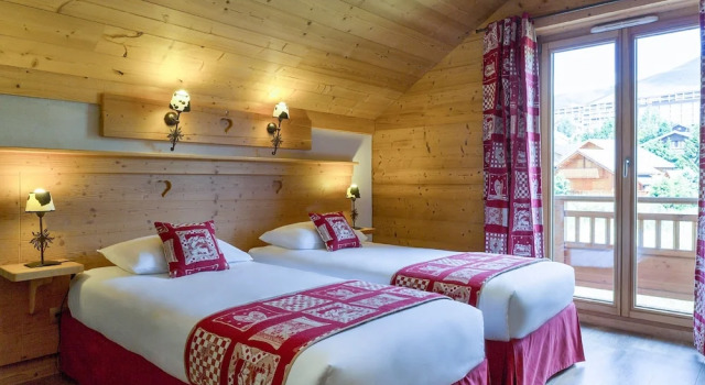 Двухместный номер Standard с балконом Chalet-Hôtel Le Beausoleil, The Originals Relais (Hotel-Chalet de Tradition)