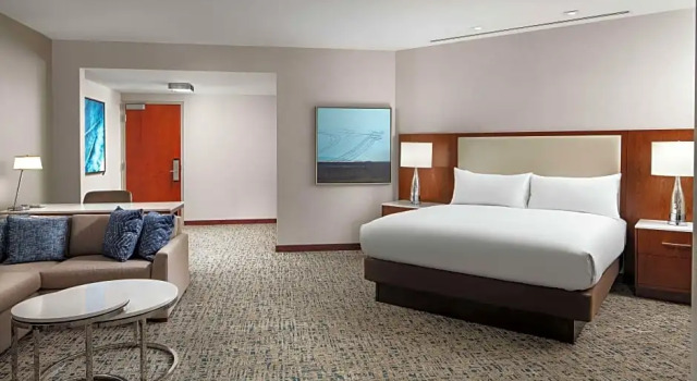 Двухместный полулюкс Panoramic Skyline View Hilton Boston Logan Airport