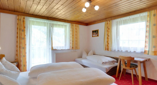 Spacious Apartment in Kappl