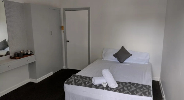 Ayr Hotel, Забронировать Отель Отели Эр с парковкой, рядом с Парк Nelsons Lagoon, Парковка