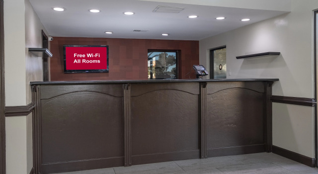 Red Roof inn Plus, Rezerwuj Hotel Hotele w Saint Augustine Area z basenem, Basen