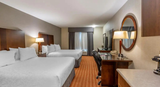 Четырёхместный номер Standard Devonian Hotel and Suites
