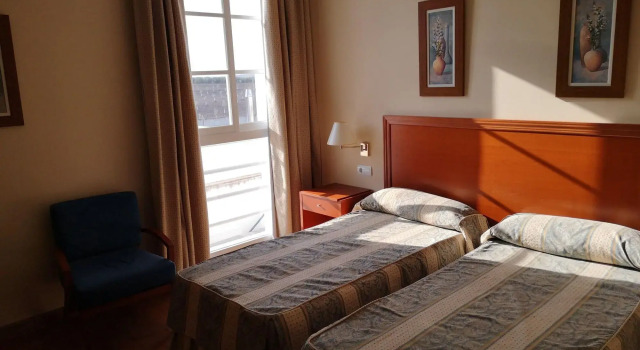 Hotel Santa Ana, Забронировать Отель Ла-Карлота Cordoba Province