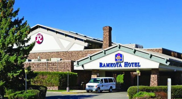 Best Western Plus Ramkota Hotel Bismarck, Réserver Hôtel Bismarck Dakota du Nord